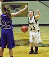 Image: JV Lady Gladiator Tara Wallis(00) calls an ...
